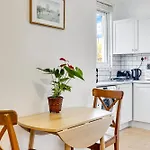 Serviced Apartment London Great For Contractors 2 Mins From Train Station And Near Tottenham Stadium