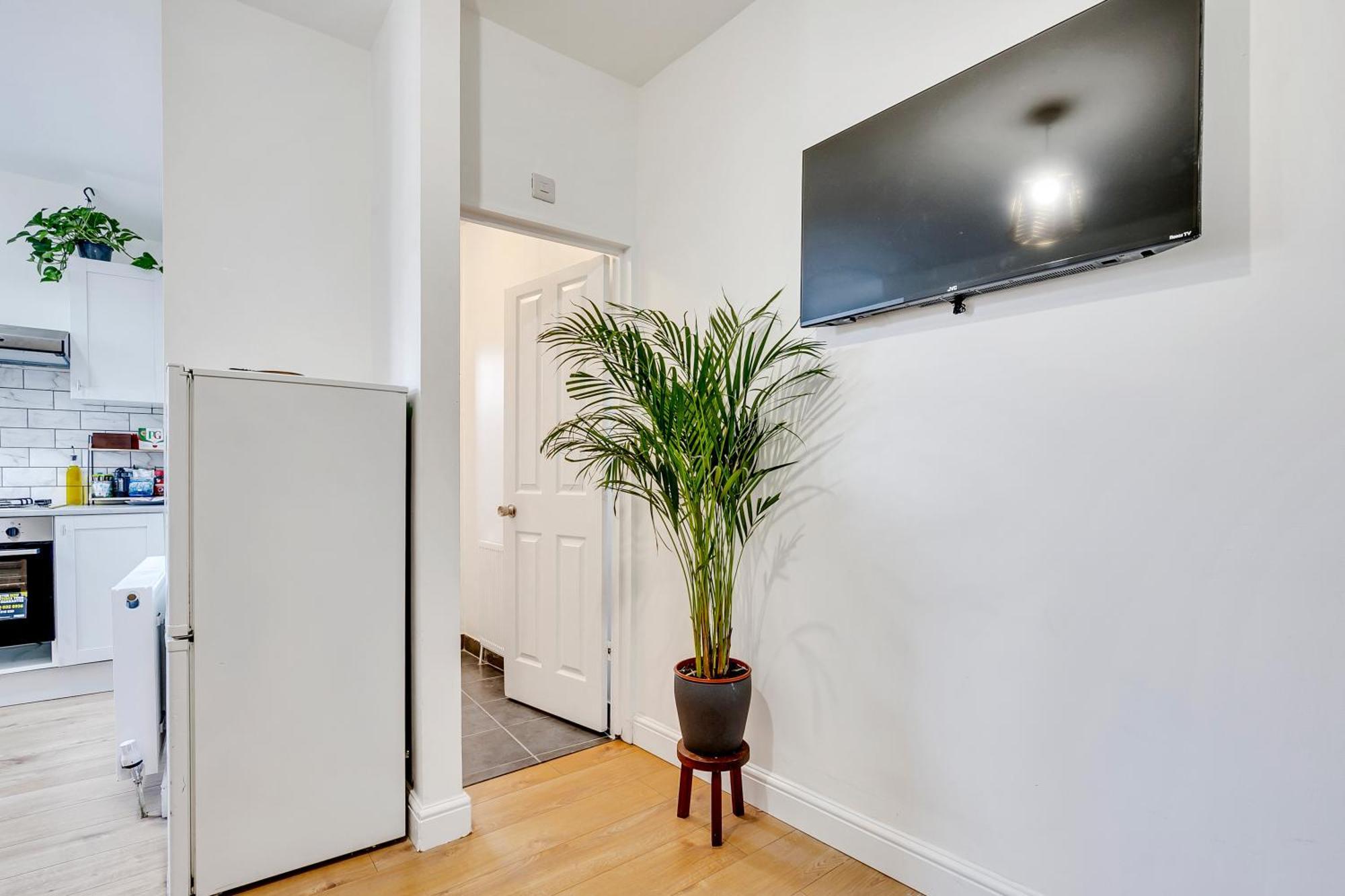 Serviced Great For Contractors 2 Mins From Train Station And Near Tottenham Stadium