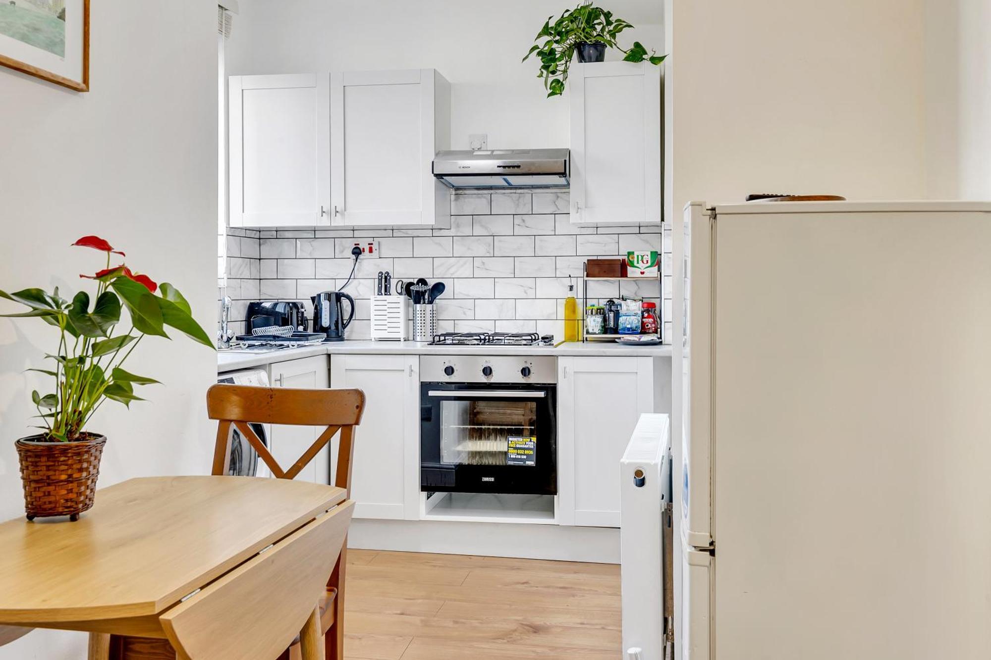 Serviced Great For Contractors 2 Mins From Train Station And Near Tottenham Stadium Apartment