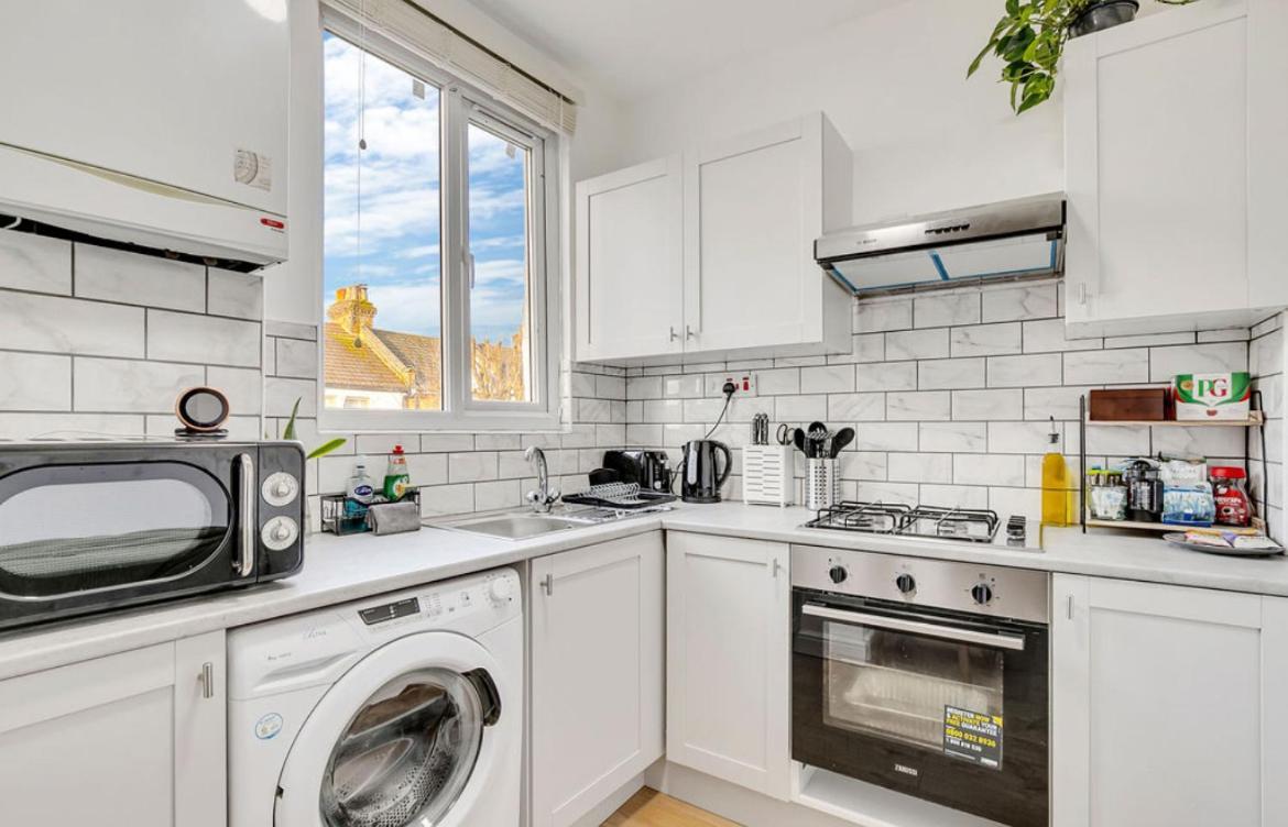 Appartamento Serviced Great For Contractors 2 Mins From Train Station And Near Tottenham Stadium *