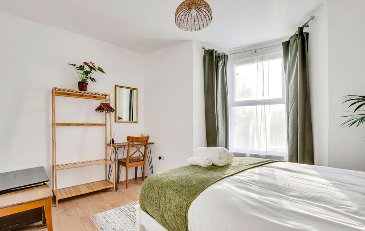 Serviced Great For Contractors 2 Mins From Train Station And Near Tottenham Stadium