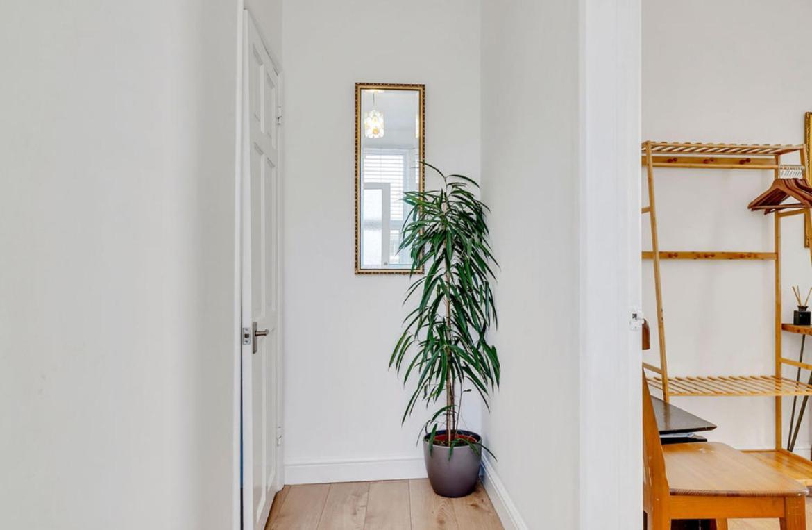 Serviced Great For Contractors 2 Mins From Train Station And Near Tottenham Stadium Londra