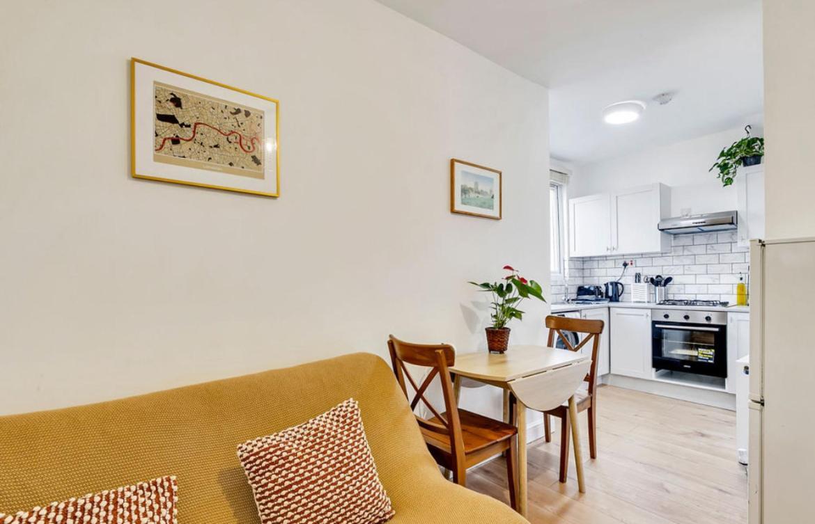 Serviced Great For Contractors 2 Mins From Train Station And Near Tottenham Stadium Londra